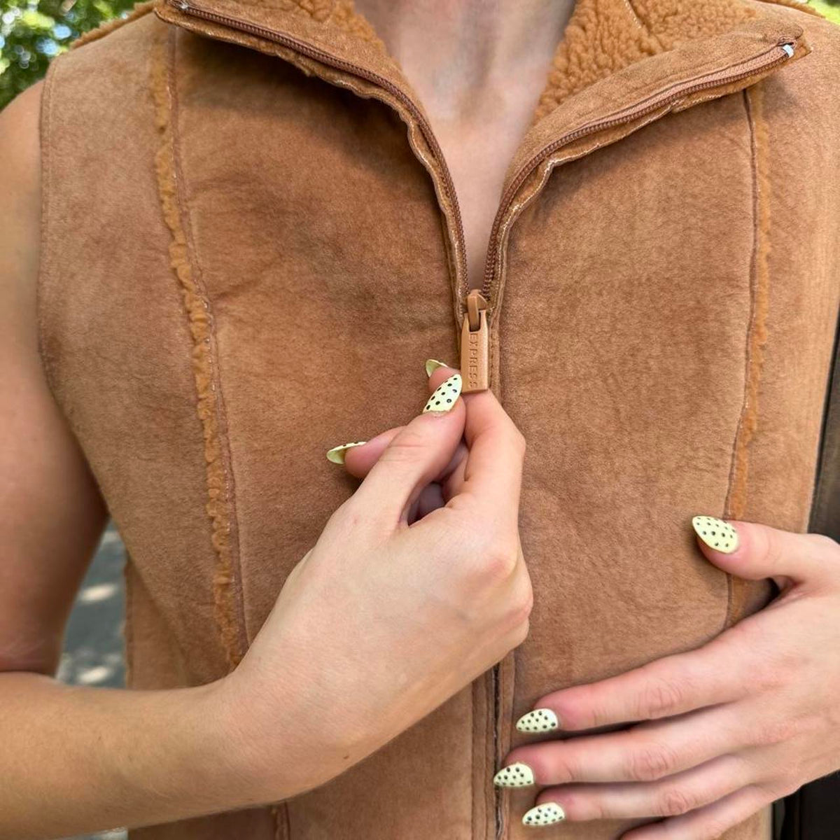 Vintage brown suede fur vest 🐻