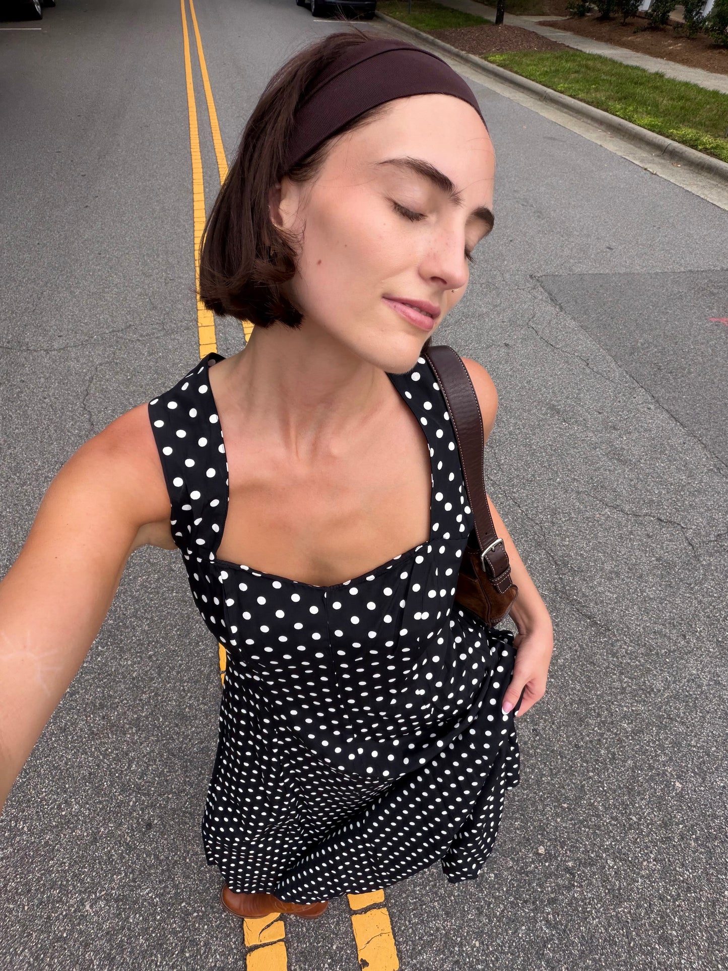 Vintage 90s black & white polka dot cross back maxi dress 🚕
