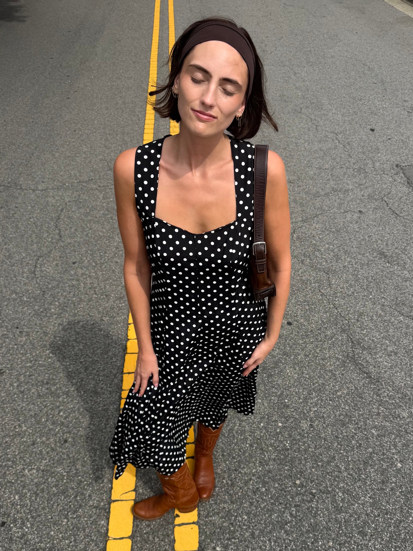 Vintage 90s black & white polka dot cross back maxi dress 🚕