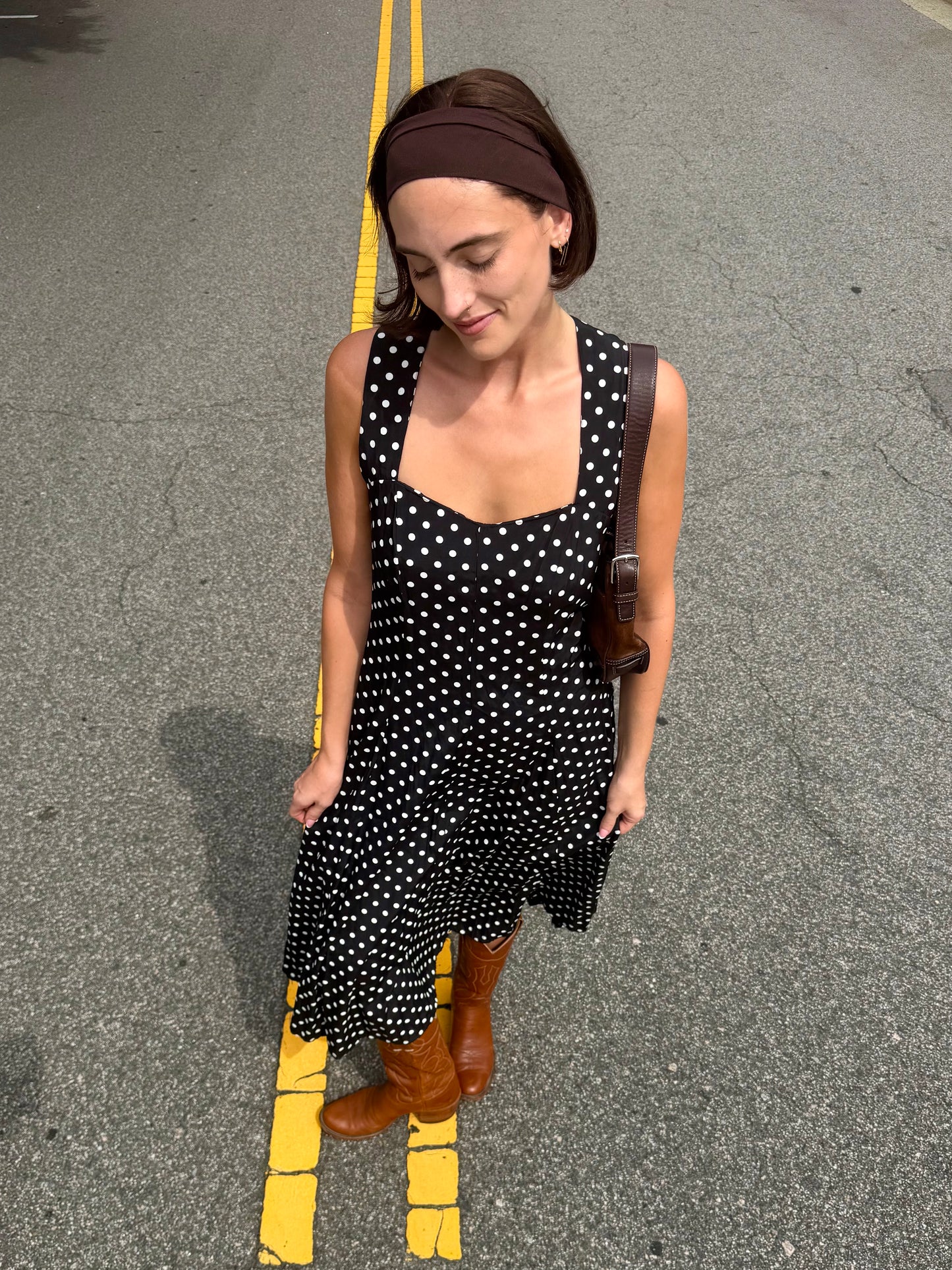 Vintage 90s black & white polka dot cross back maxi dress 🚕