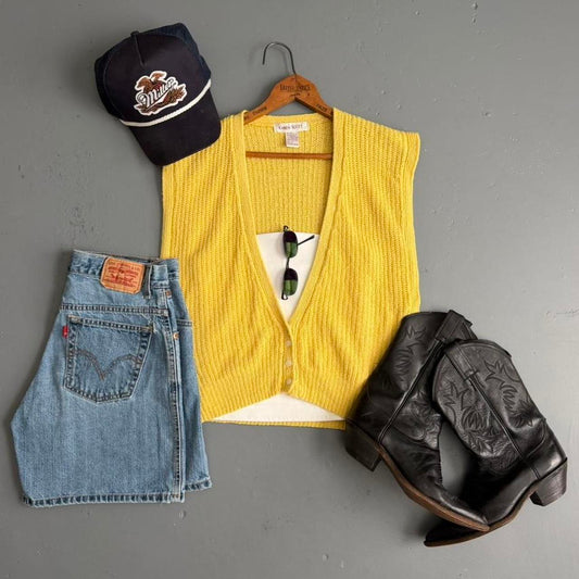 VINTAGE YELLOW KNIT BUTTON SWEATER VEST
