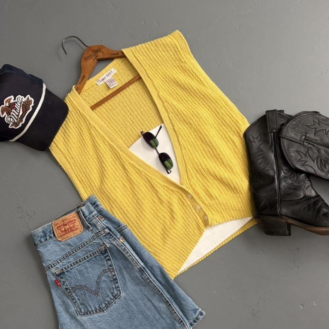 VINTAGE YELLOW KNIT BUTTON SWEATER VEST