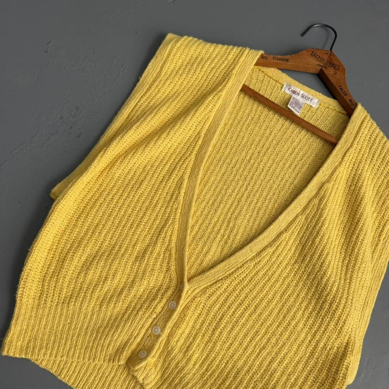VINTAGE YELLOW KNIT BUTTON SWEATER VEST