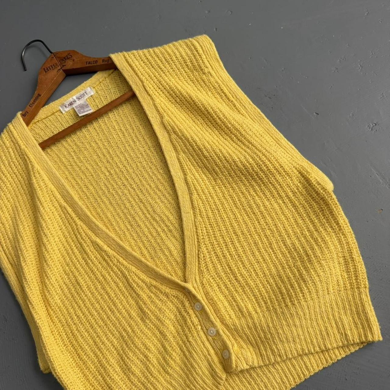 VINTAGE YELLOW KNIT BUTTON SWEATER VEST