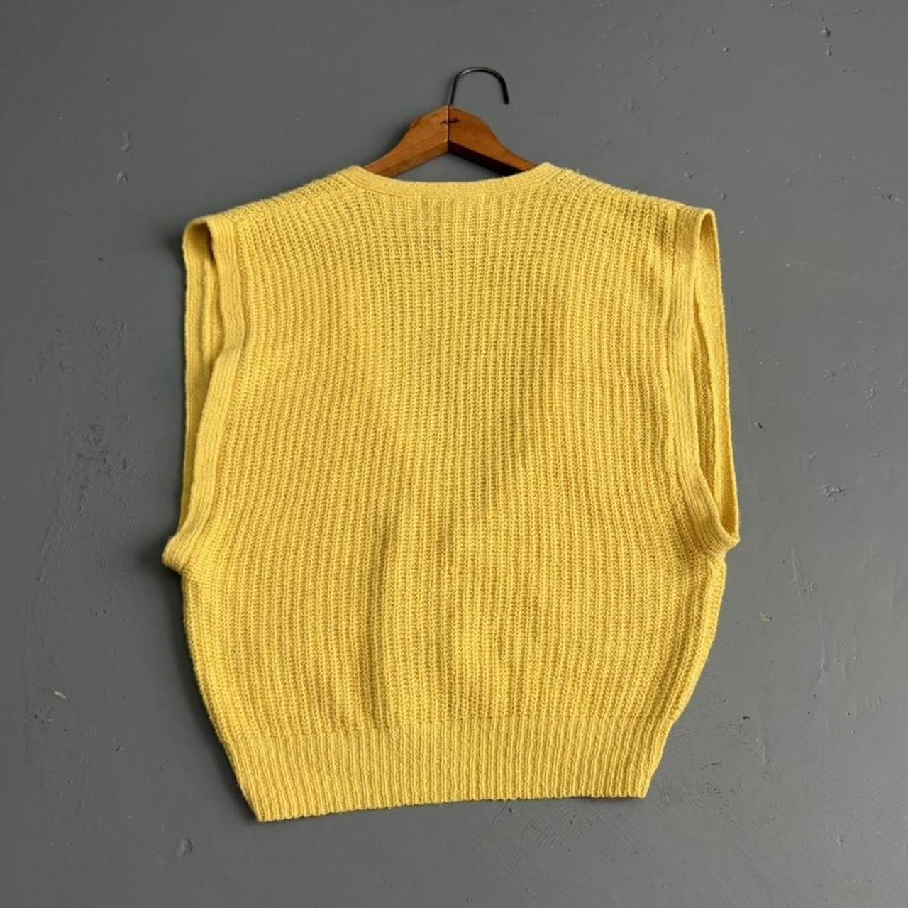 VINTAGE YELLOW KNIT BUTTON SWEATER VEST