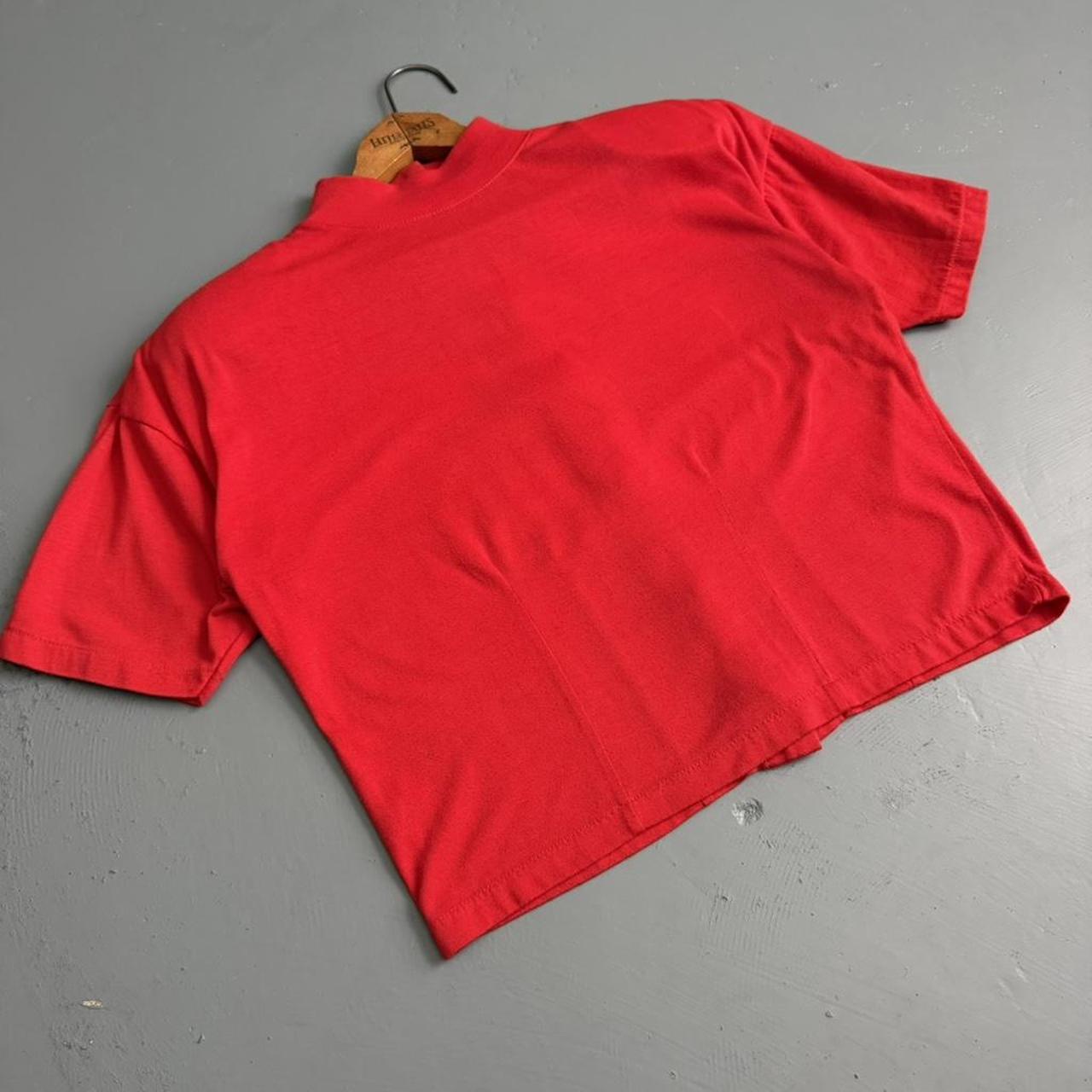 VINTAGE 90S HUNTERS RUN RED BUTTON TOP 🍓