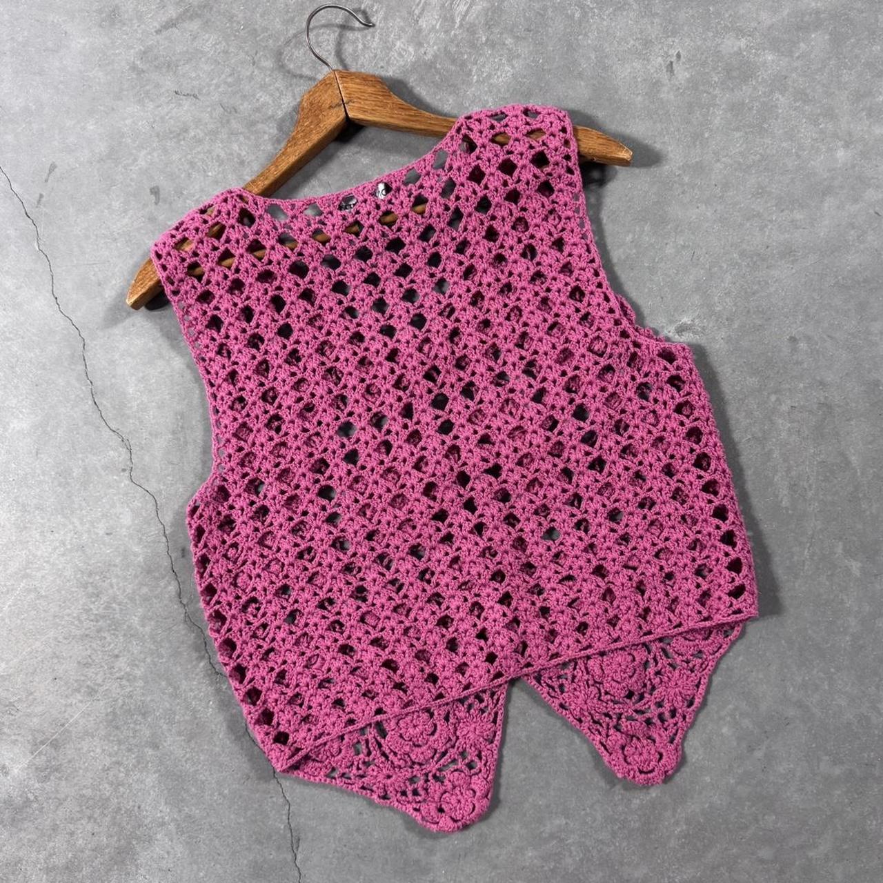 VINTAGE 90S ONE STEP UP PINK CROCHET FLORAL KNIT VEST