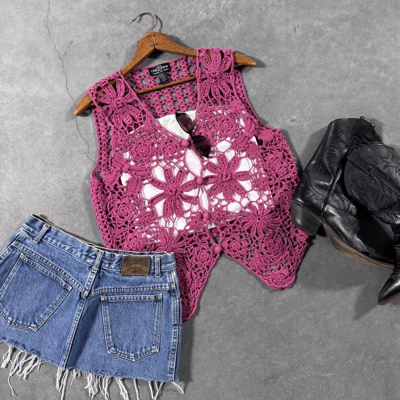 VINTAGE 90S ONE STEP UP PINK CROCHET FLORAL KNIT VEST