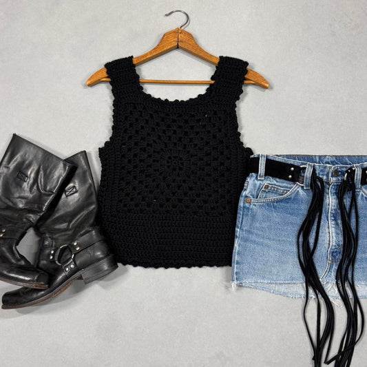 VINTAGE HANDMADE CROCHET KNITTED TANK TOP 🖤