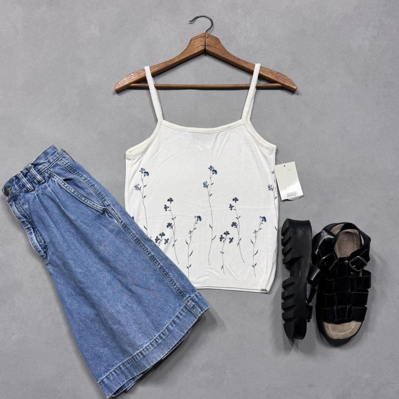 VINTAGE XHILARATION FLORAL SWEATER TANK 🪻