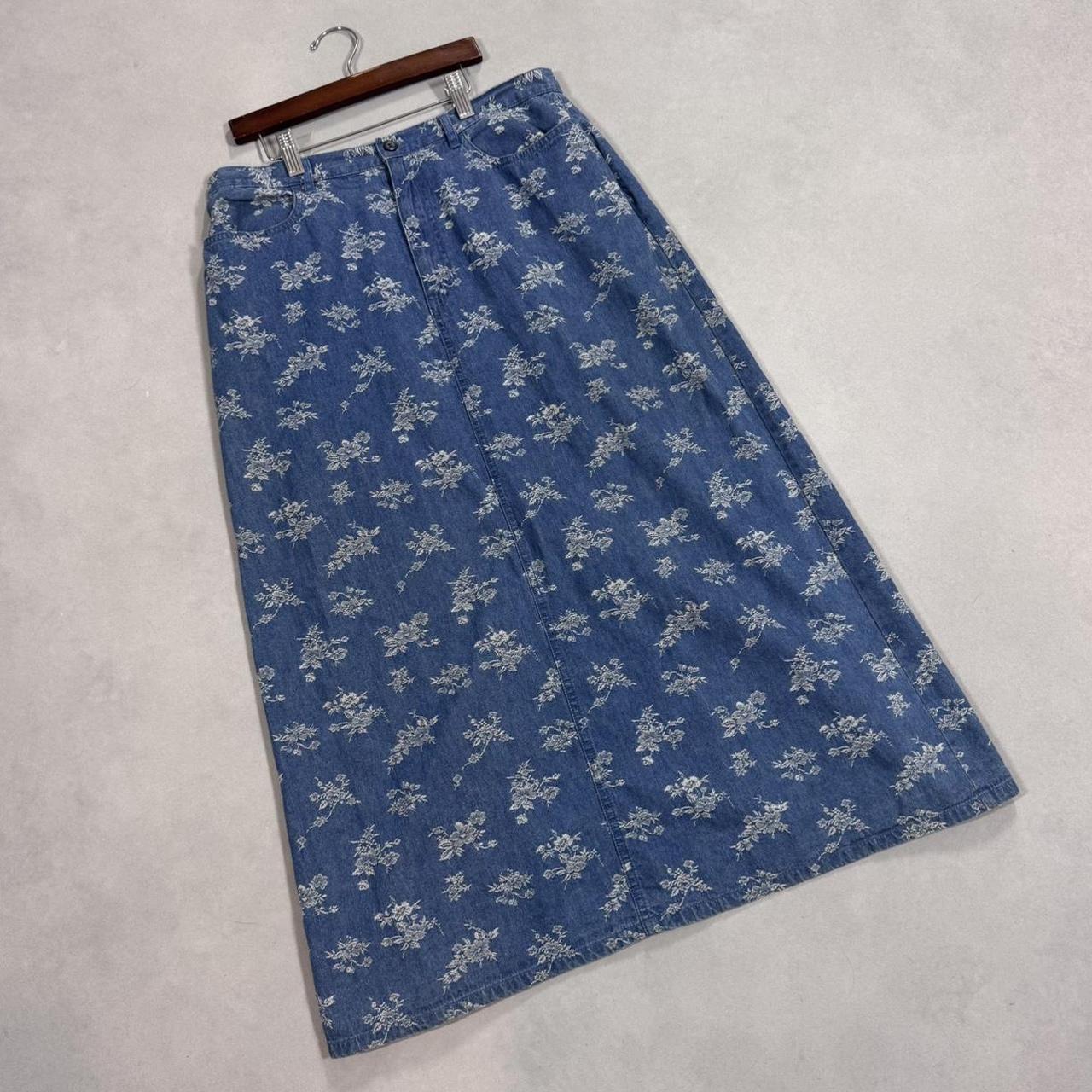 VINTAGE LIZ CLAIBORNE DENIM FLORAL MAXI SKIRT