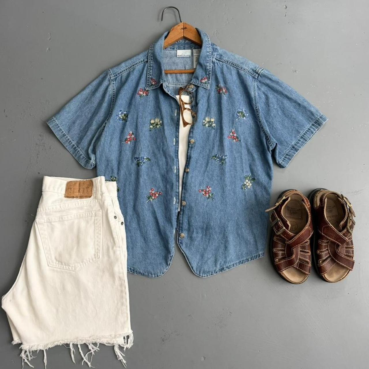 VINTAGE DENIM SHORT SLEEVE FLORAL BUTTON DOWN