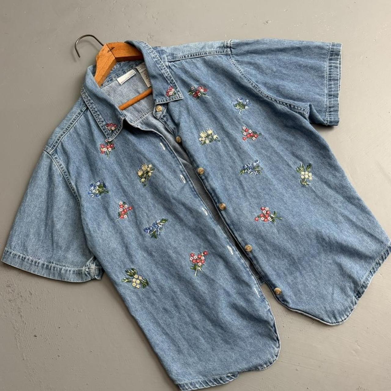 VINTAGE DENIM SHORT SLEEVE FLORAL BUTTON DOWN