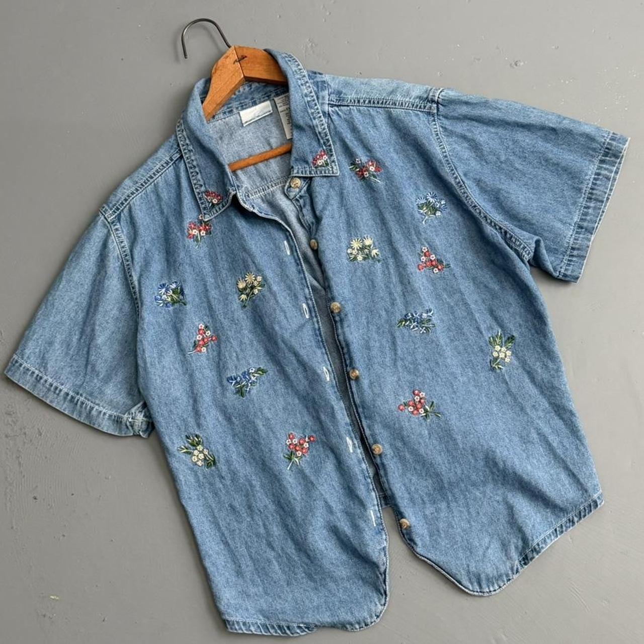VINTAGE DENIM SHORT SLEEVE FLORAL BUTTON DOWN