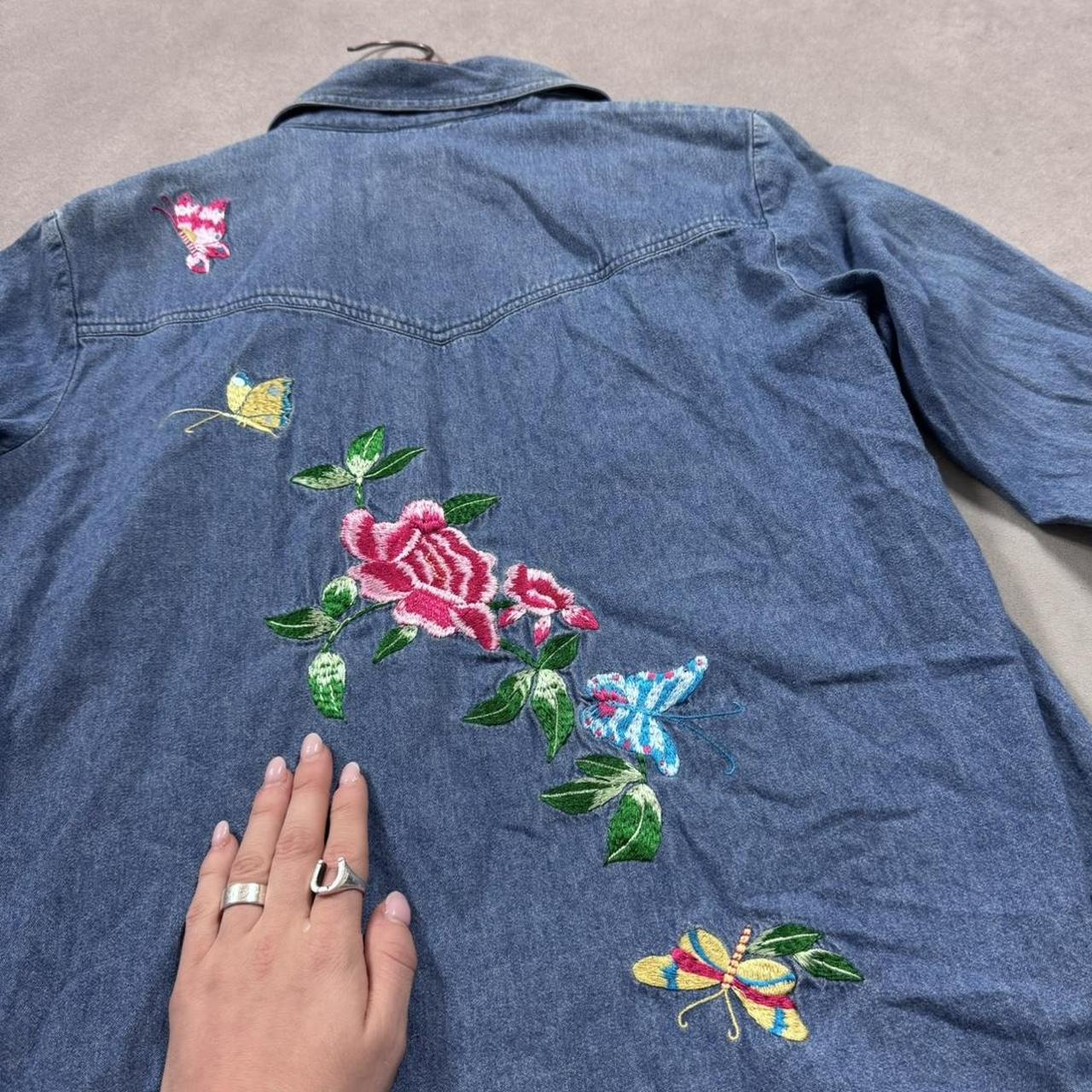 VINTAGE COLDWATER CREEK DENIM FLORAL EMBROIDERED BUTTON UP