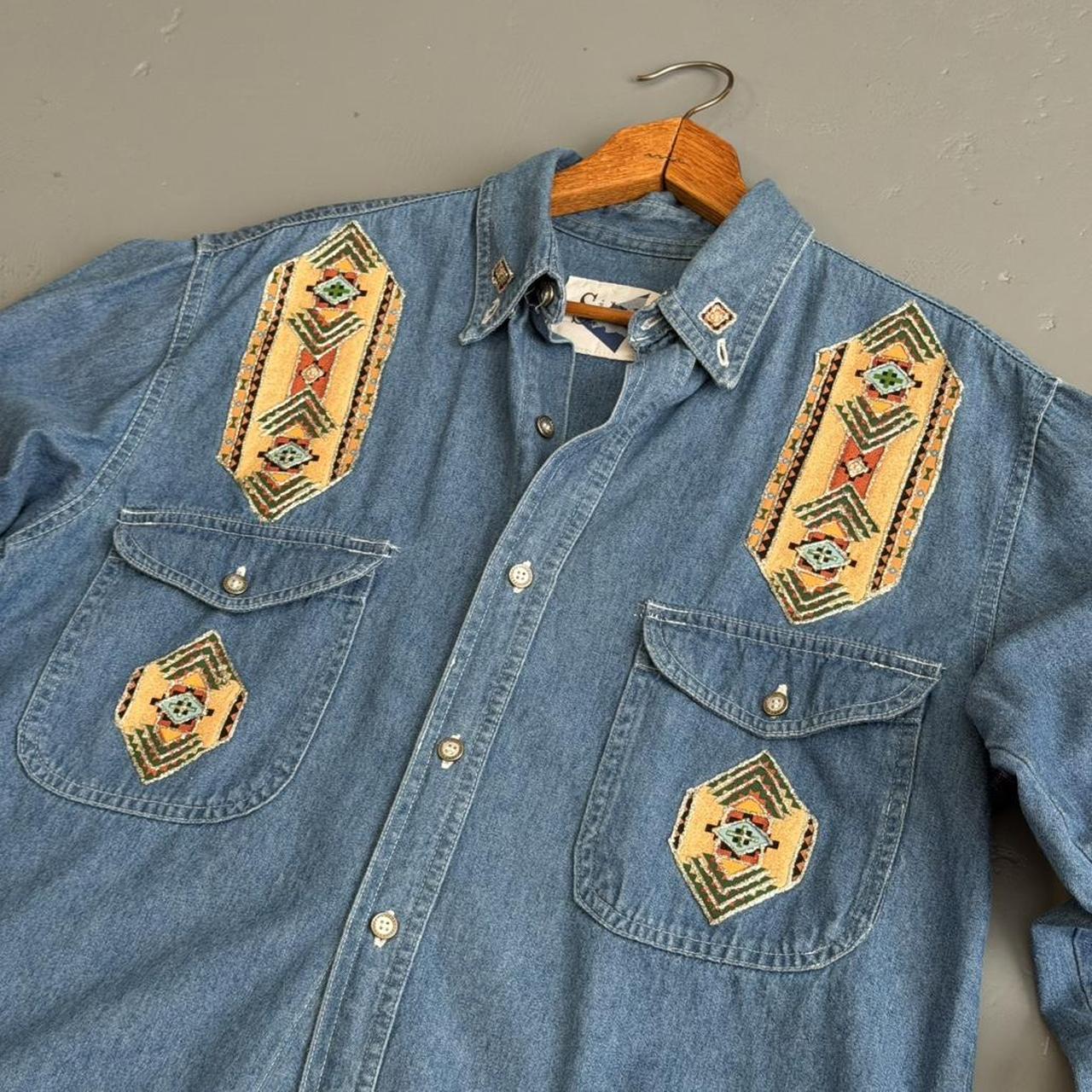 VINTAGE DENIM BUTTON DOWN WITH WESTERN EMBROIDERY 🌵