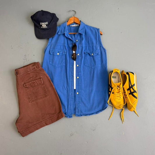 VINTAGE BLUE WESTERN BUTTON DOWN TOP 🍌