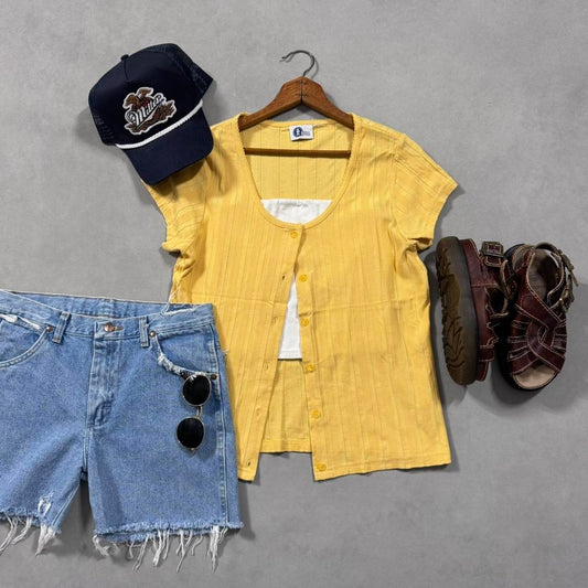 VINTAGE ARIZONA YELLOW SHORT SLEEVE CARDIGAN 🌵