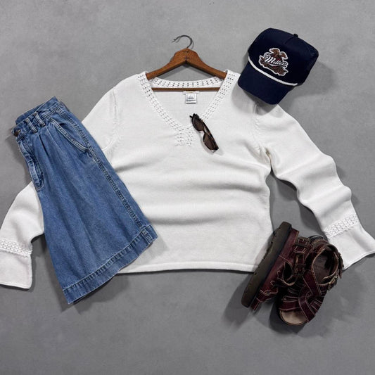 VINTAGE 90S TALBOTS WHITE BELL SLEEVE SWEATER 🌿