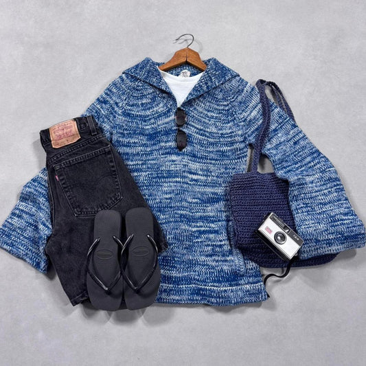 VINTAGE 90S BLUE BELL-SLEEVE SWEATER