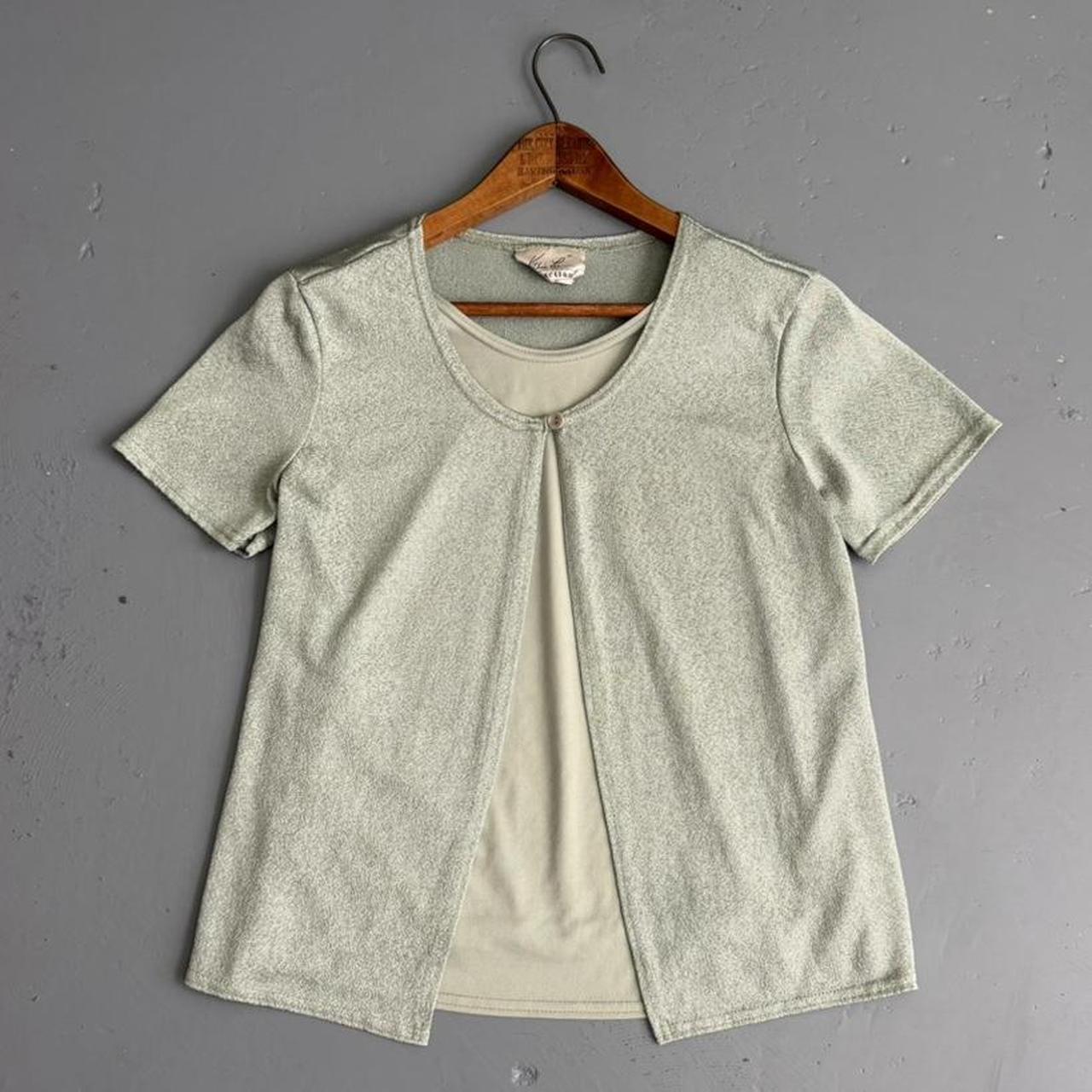 VINTAGE 90S GREEN LIGHTWEIGHT TOP 🐢