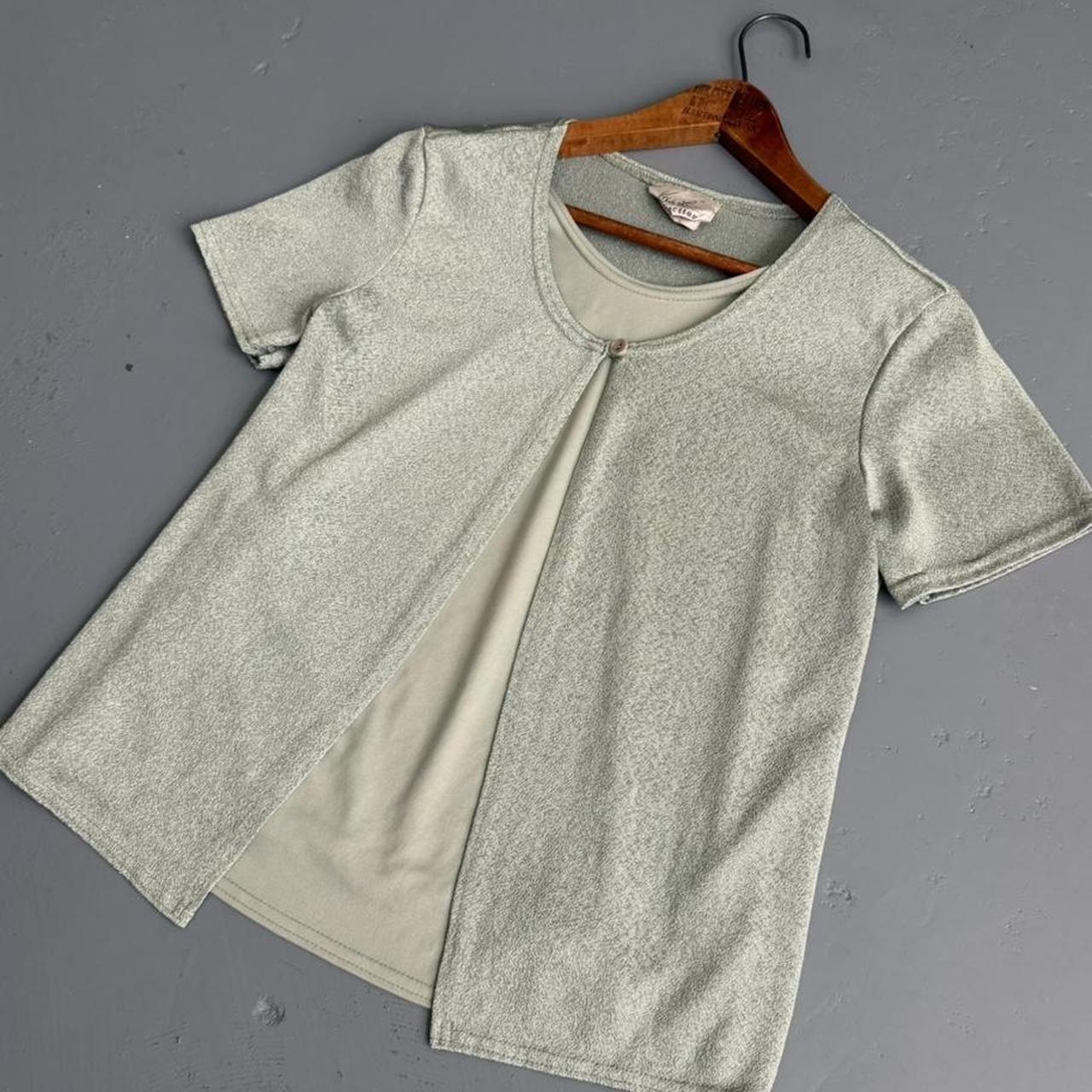 VINTAGE 90S GREEN LIGHTWEIGHT TOP 🐢
