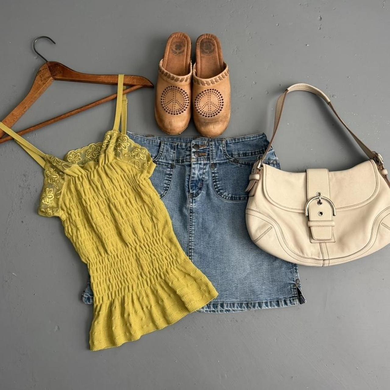 VINTAGE 90S CHARTREUSE TIGHT TANK TOP 🥑