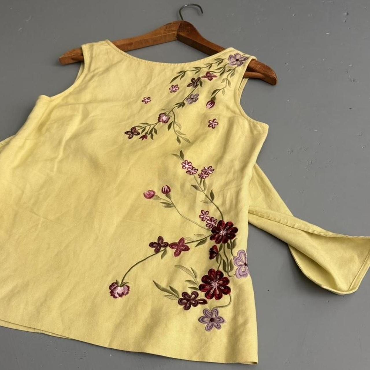 VINTAGE GREEN TIE IN THE BACK LINEN TOP W/ FLORAL EMBROIDERY