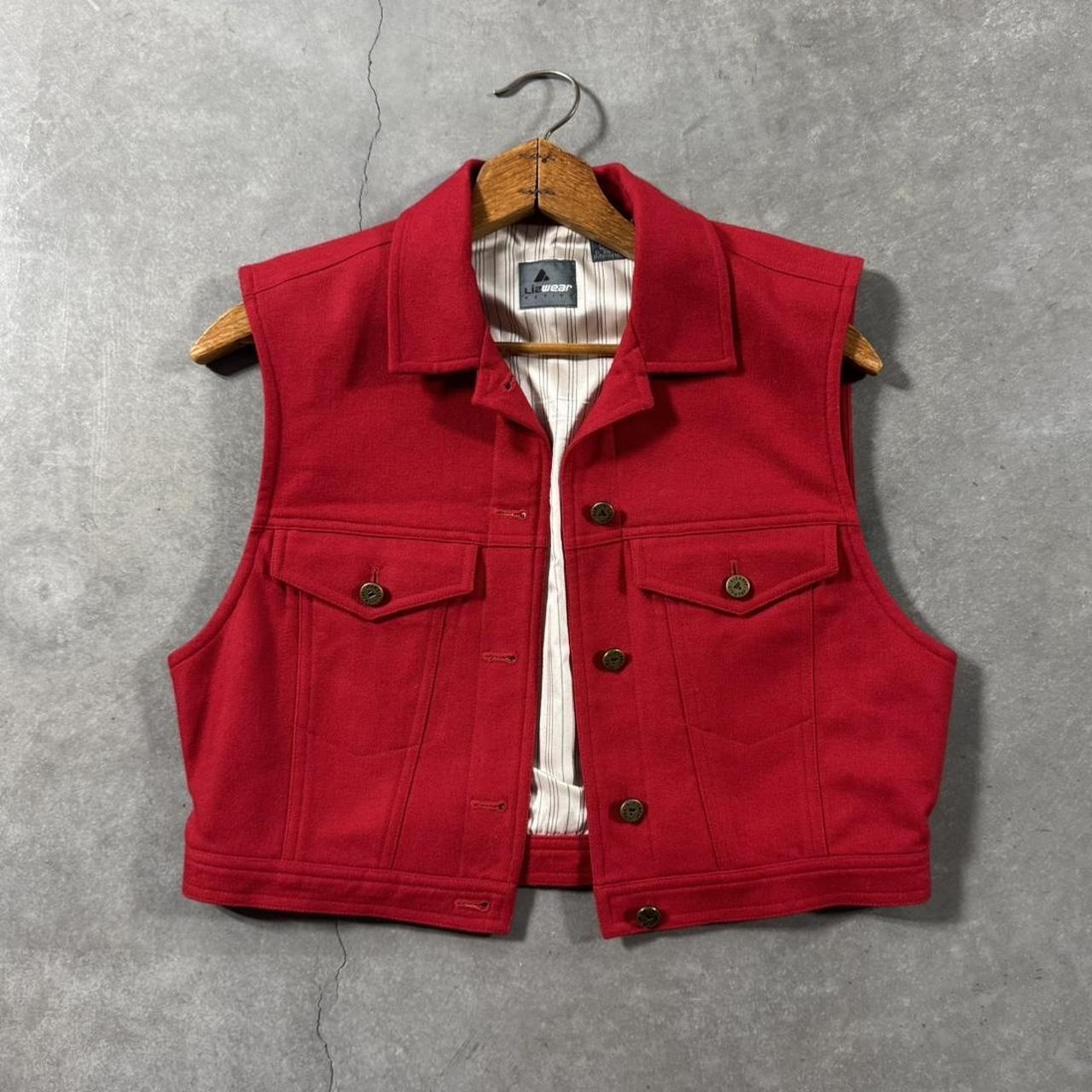 VINTAGE LIZ CLAIBORNE RED VEST 🌼