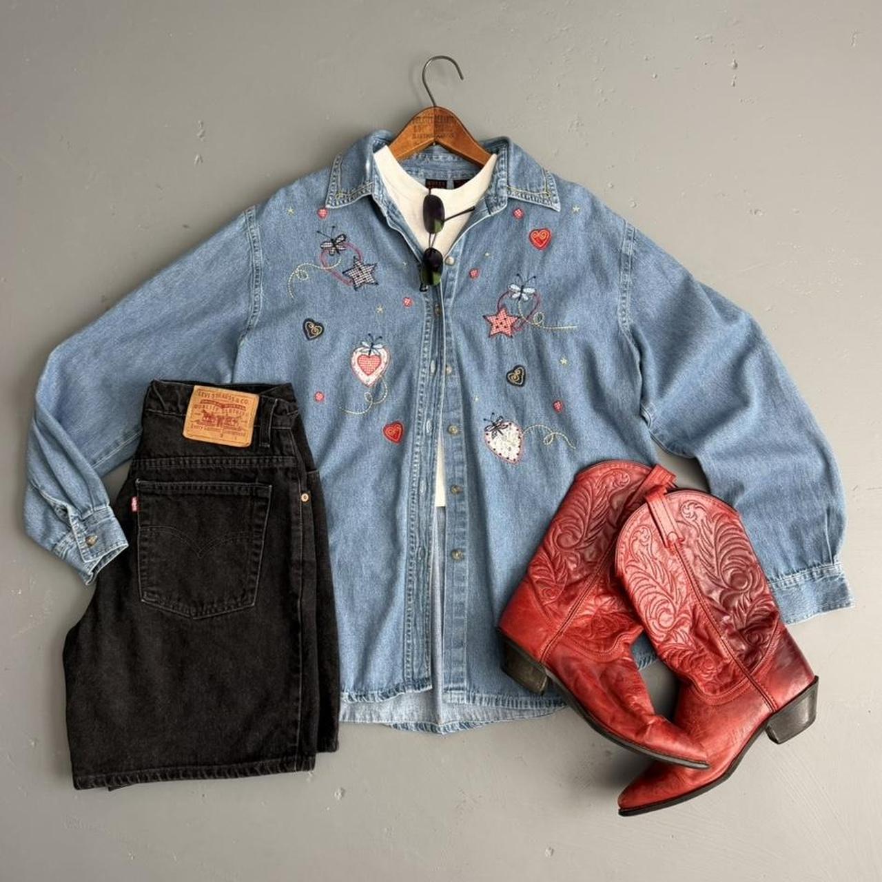 VINTAGE 90S DENIM BUTTON DOWN 🍓✨