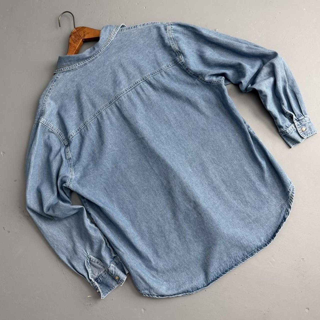 VINTAGE 90S DENIM BUTTON DOWN 🍓✨