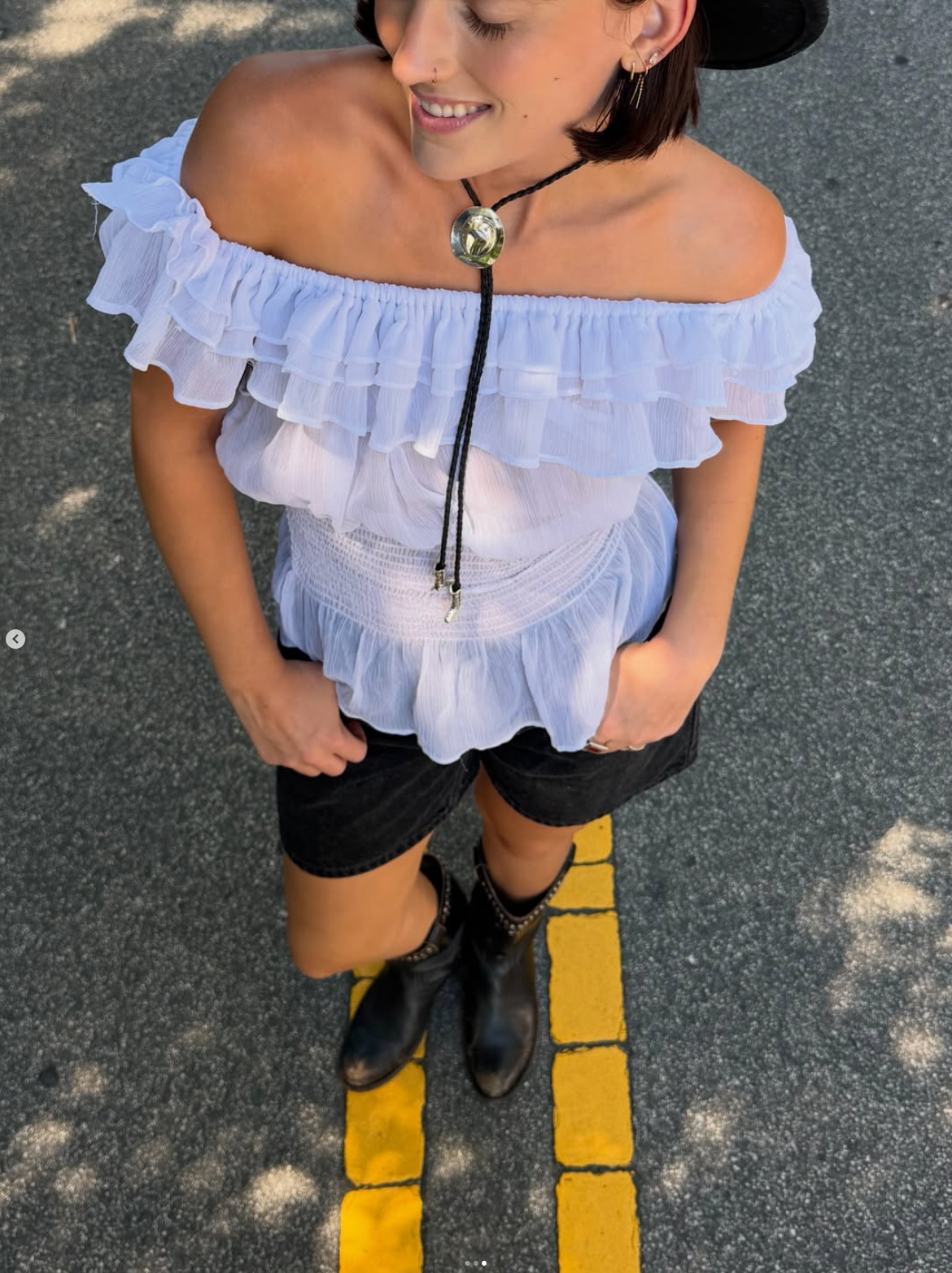 Vintage 90s white sheer off the shoulder blouse 🕊️