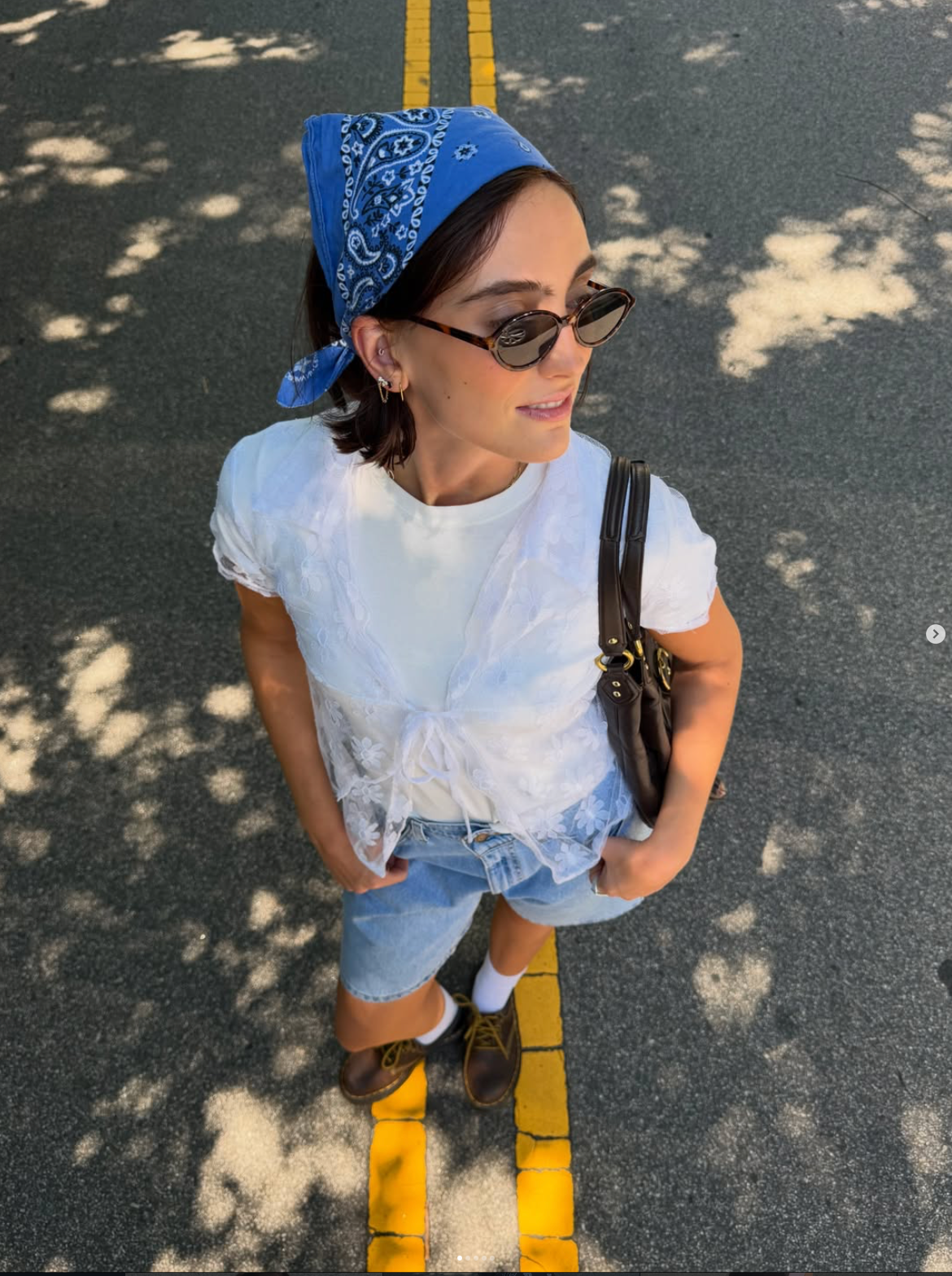 Vintage white lace floral tie blouse 🕊️