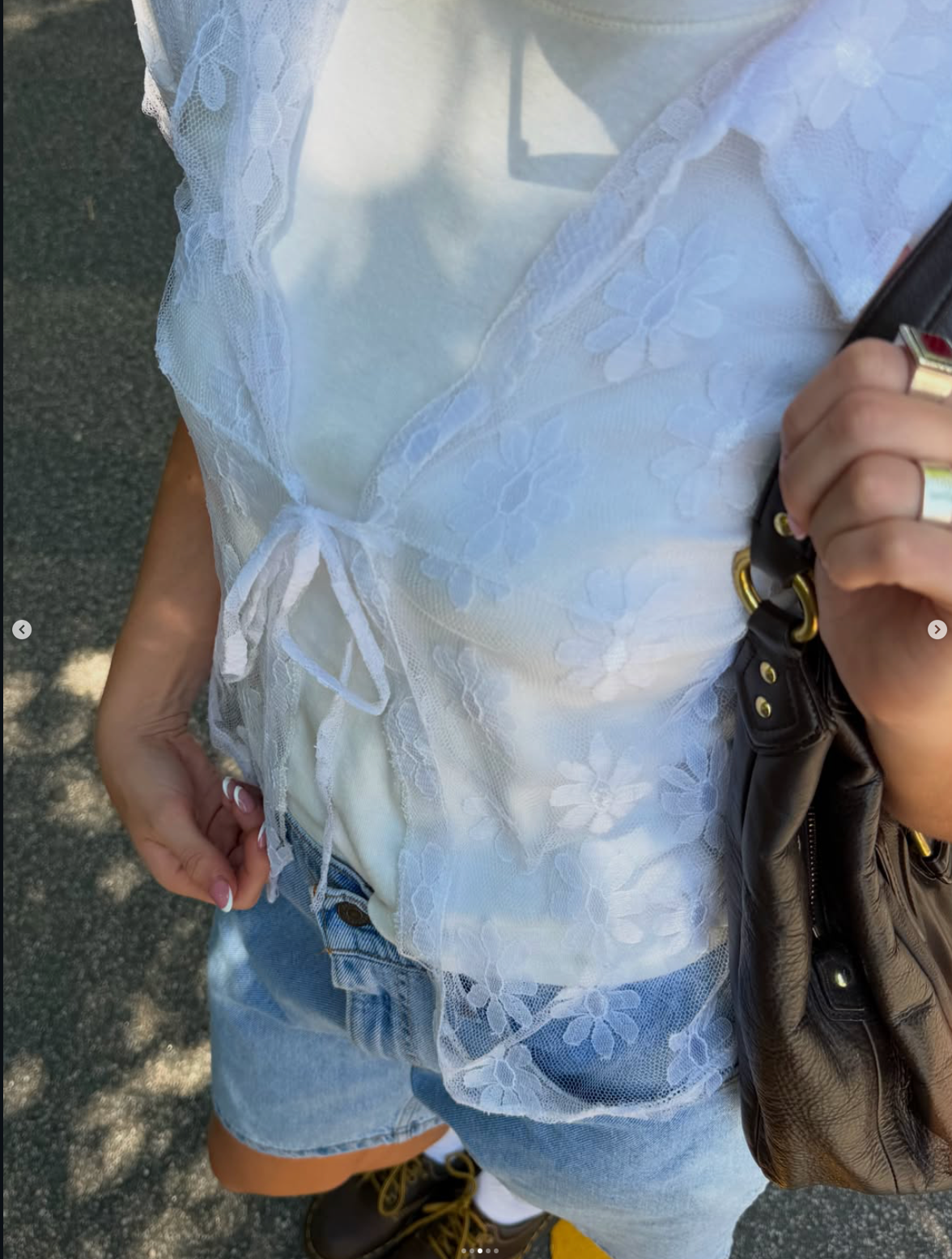 Vintage white lace floral tie blouse 🕊️
