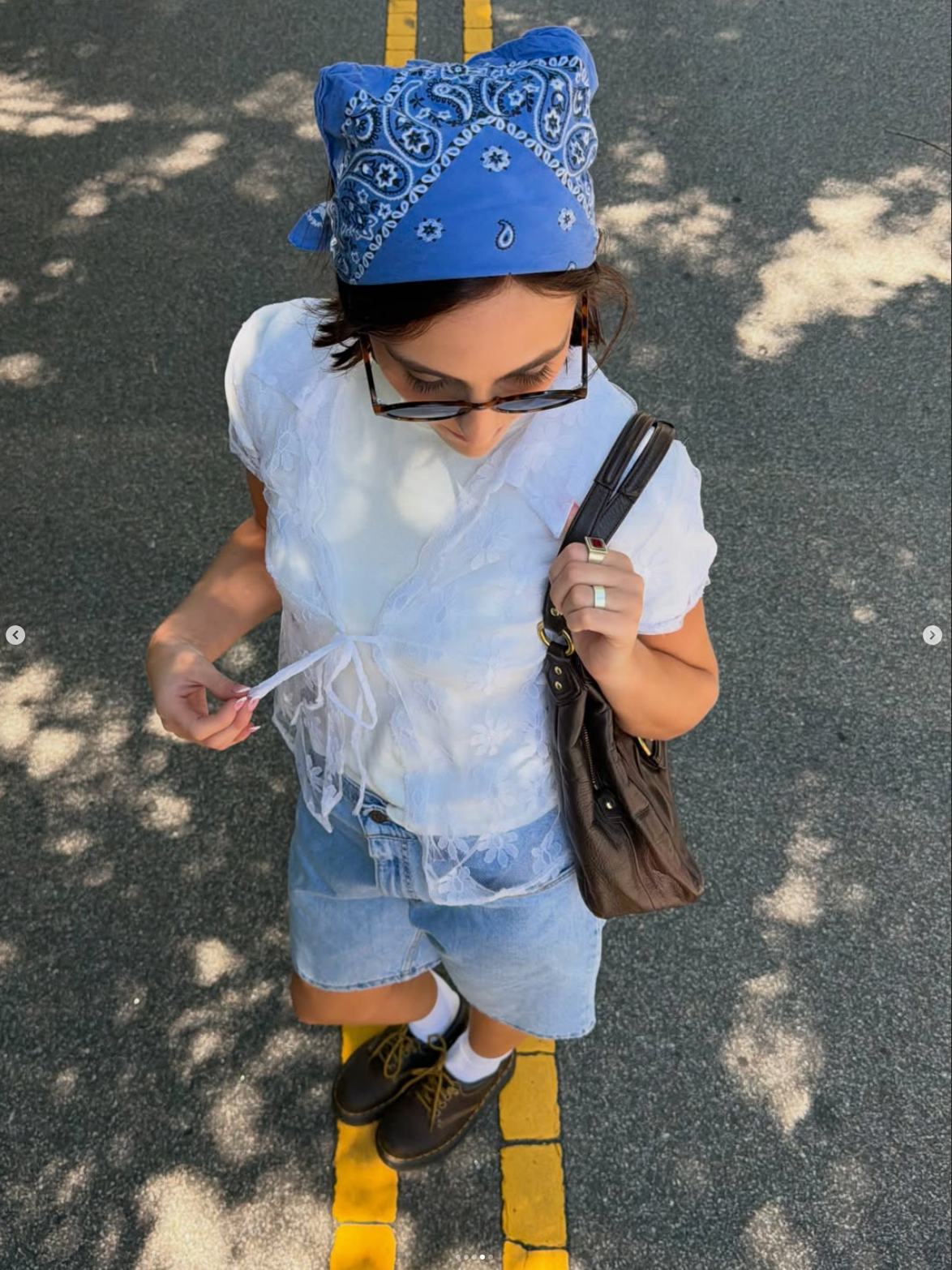 Vintage white lace floral tie blouse 🕊️