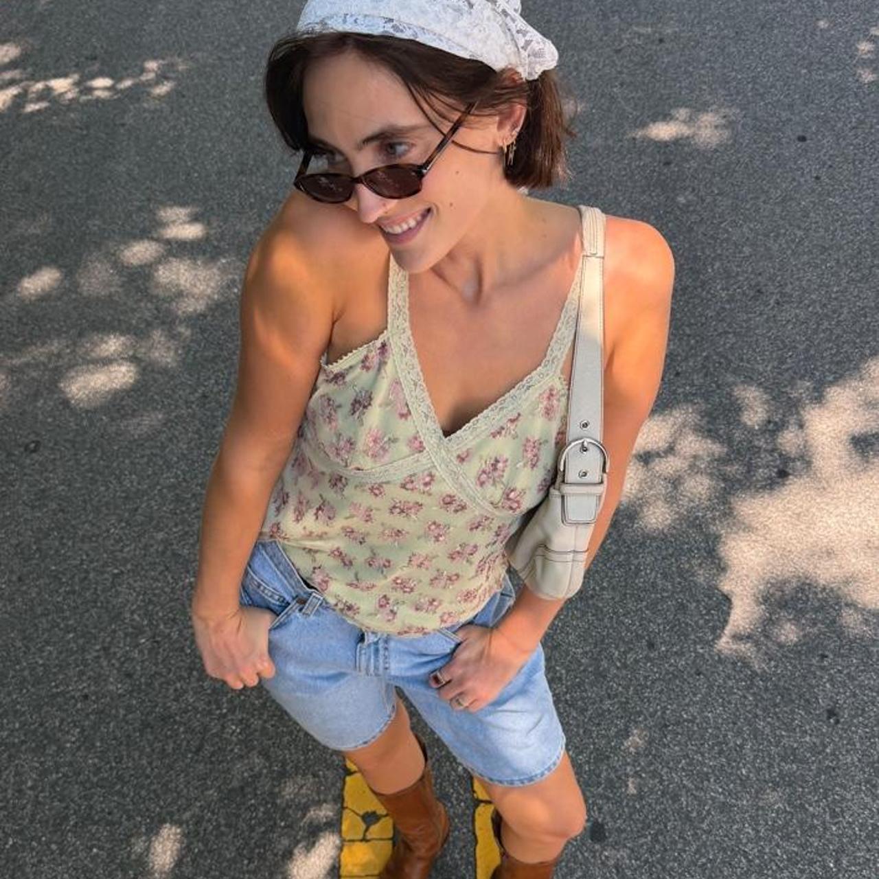 Vintage 90s rare sheer floral lace tank top with tie back 🌸