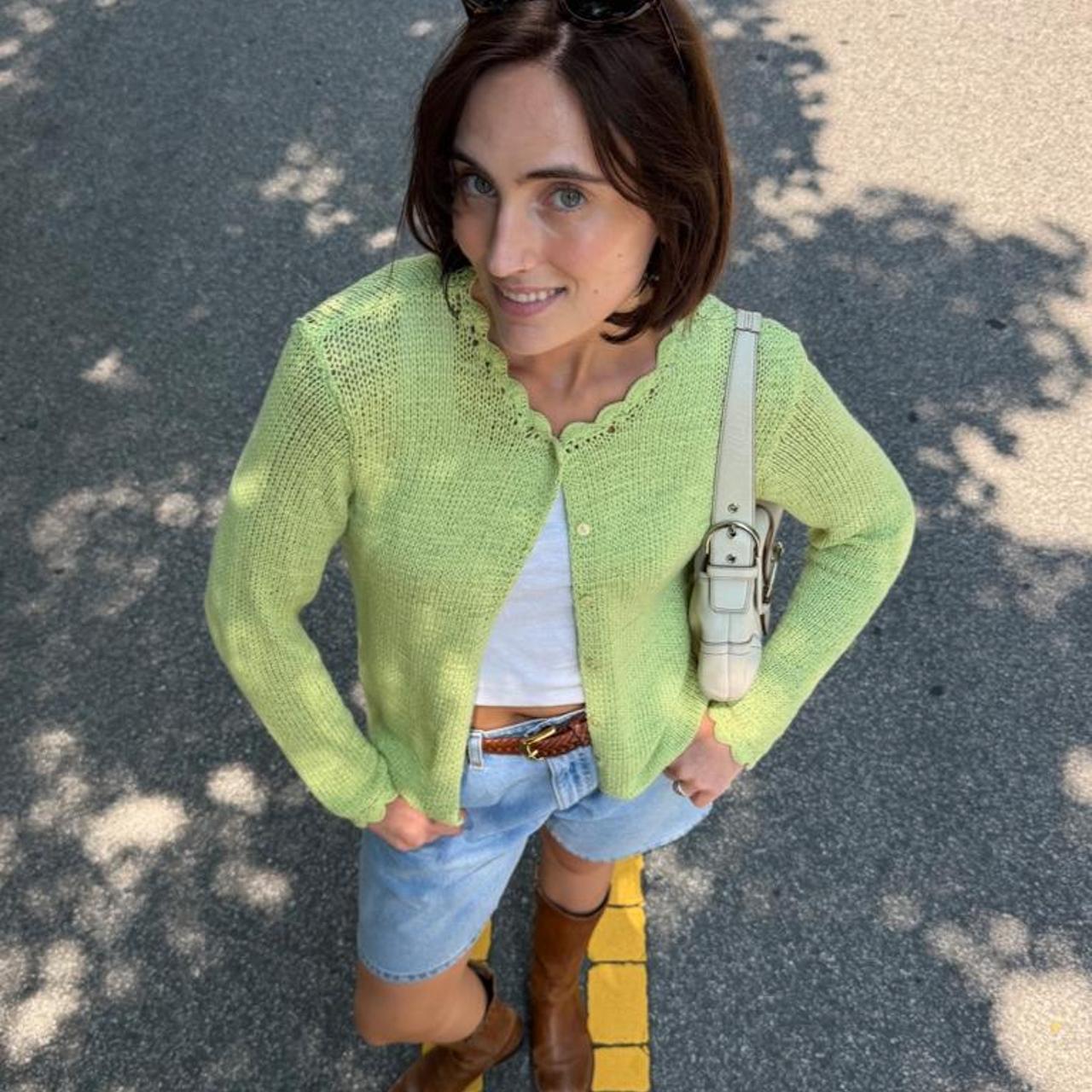 Vintage 90s green knit cardigan with scalloped neckline 🥑