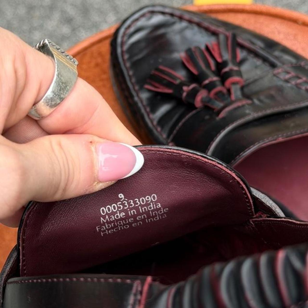 Vintage 90s black & burgundy Leather Tassel Loafers with Tassels 🍇
