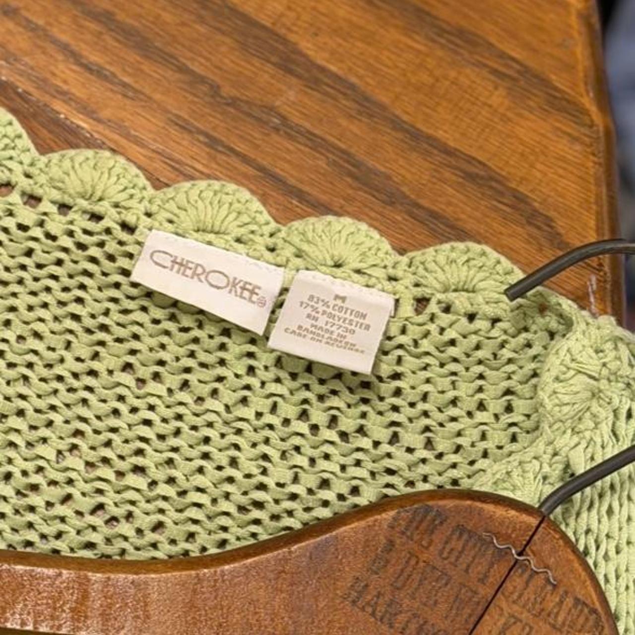 Vintage 90s green knit cardigan with scalloped neckline 🥑