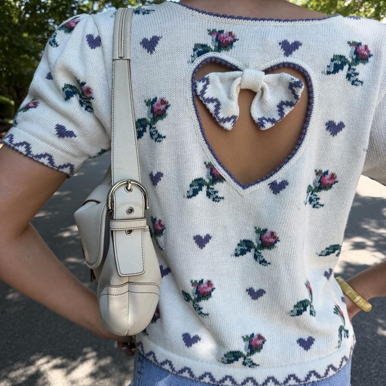Vintage 90s heart cut-out floral short sleeve sweater 🌸💗