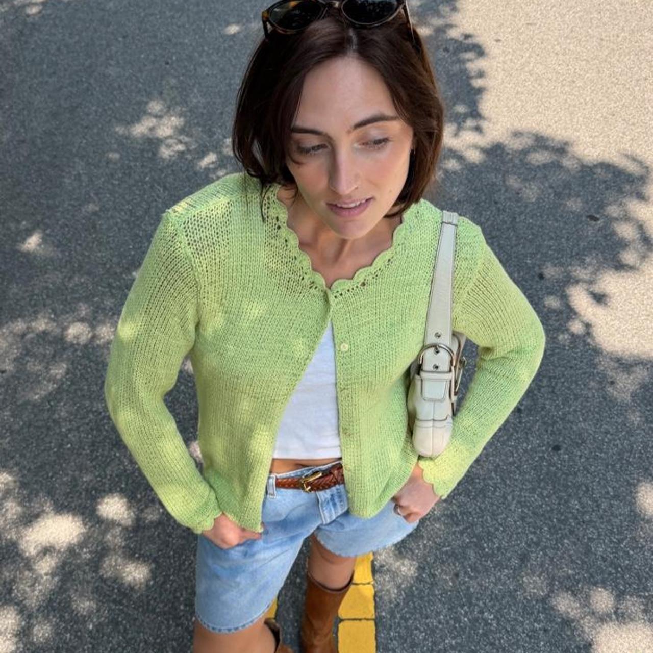 Vintage 90s green knit cardigan with scalloped neckline 🥑
