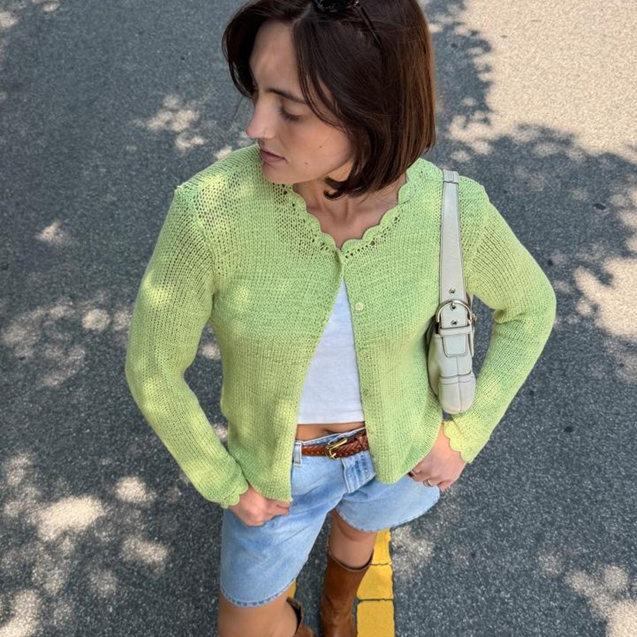 Vintage 90s green knit cardigan with scalloped neckline 🥑