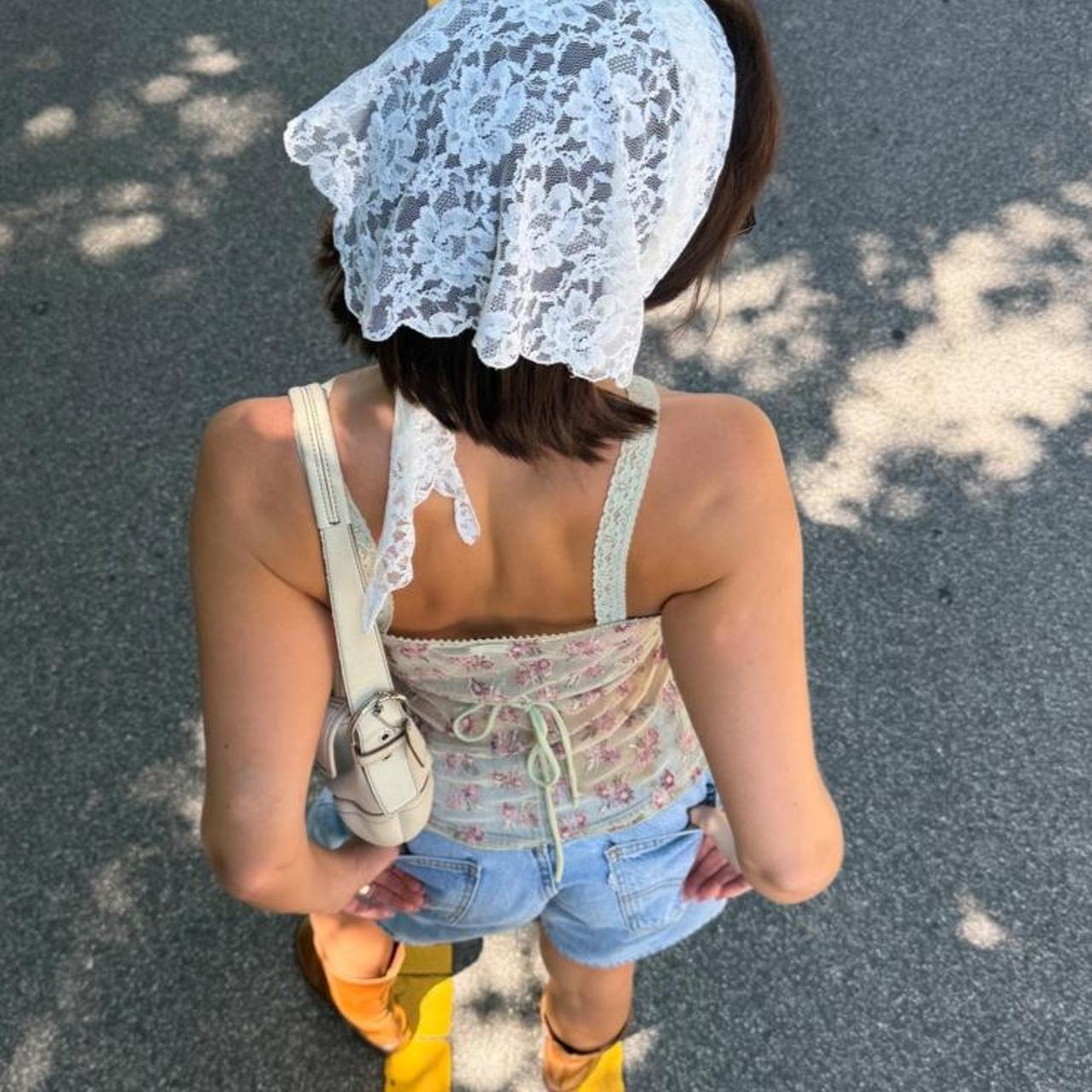 Vintage 90s rare sheer floral lace tank top with tie back 🌸