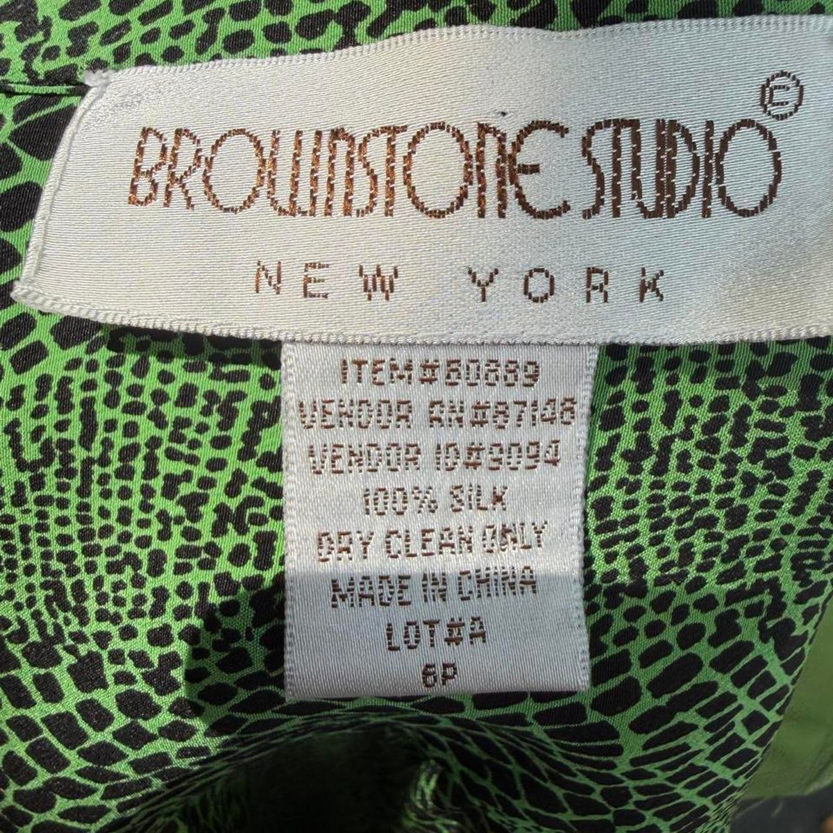 Vintage 90s green leopard print silk scarve tie top 🐍