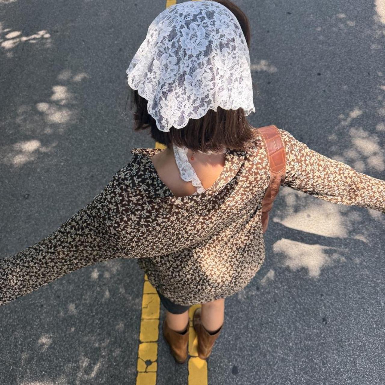 Vintage 90s print sheer blouse with button up front and bell-sleeves🕊️