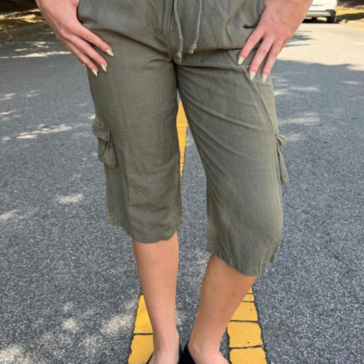 Vintage linen low-rise olive green cargo capri pants 🫒