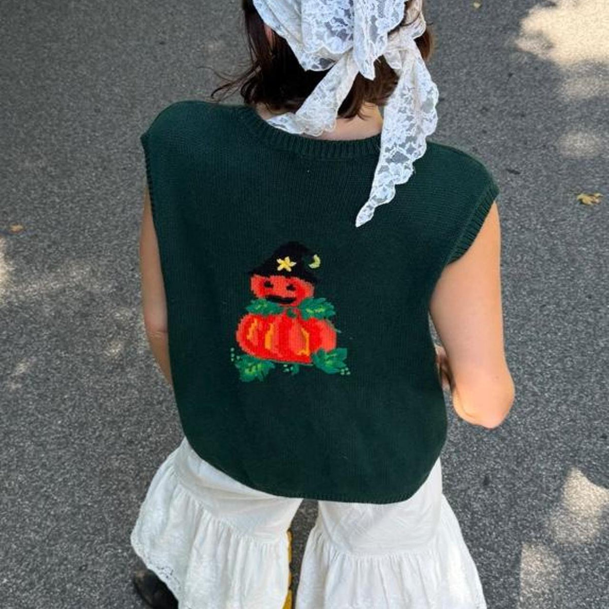 Vintage 90s green embroidered knitted sweater vest 👻🪦🎃