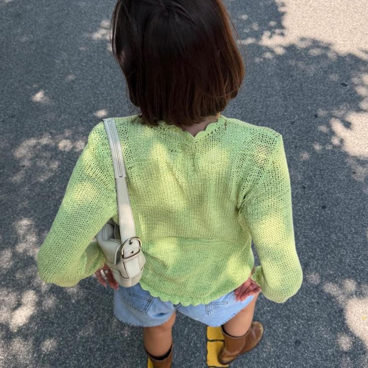 Vintage 90s green knit cardigan with scalloped neckline 🥑
