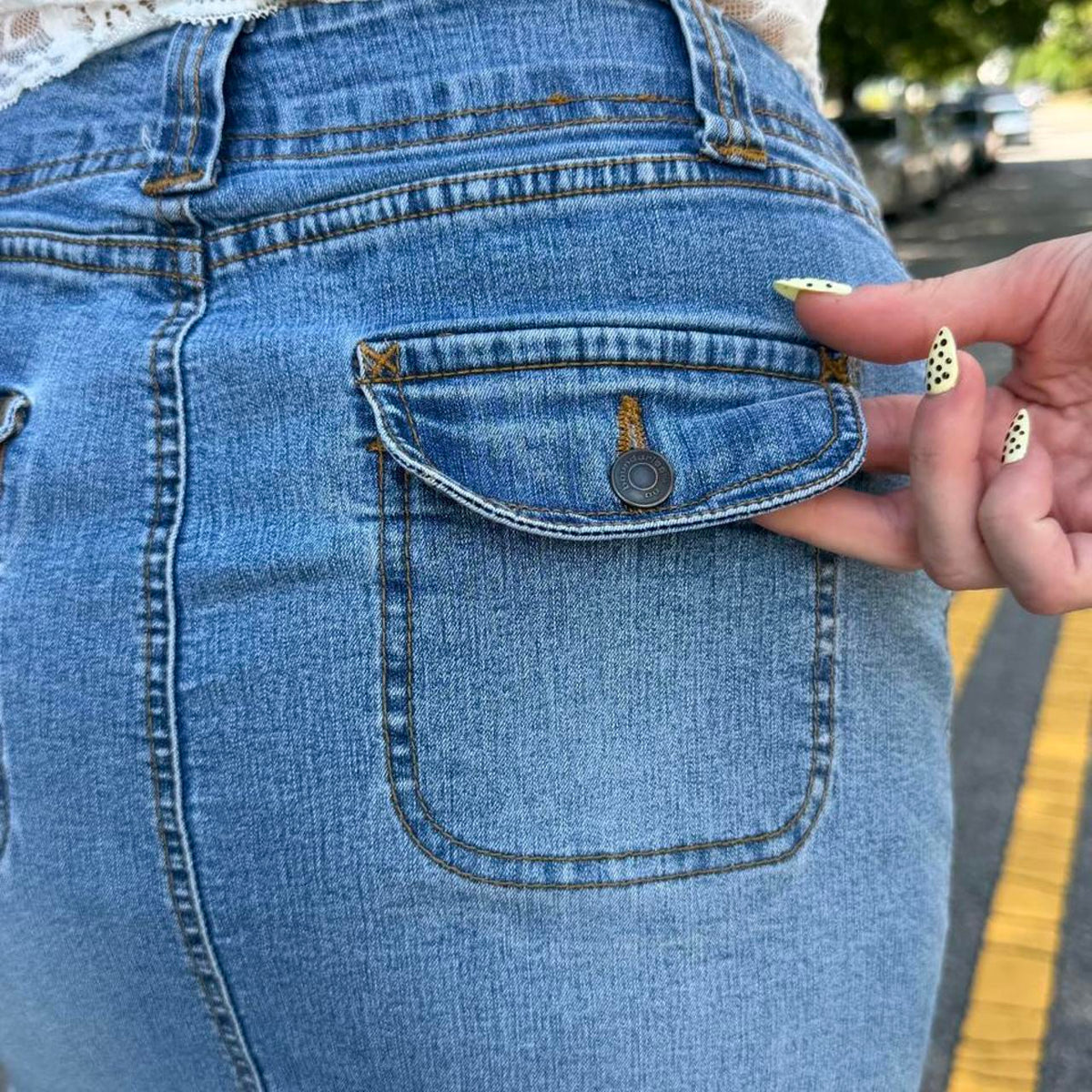 Vintage 90s denim midi skirt 🌼